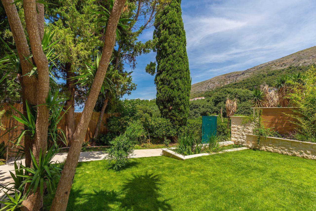 Hedera Villa *