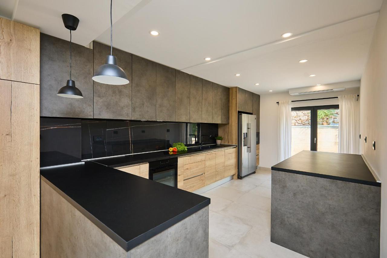 Hedera Villa *