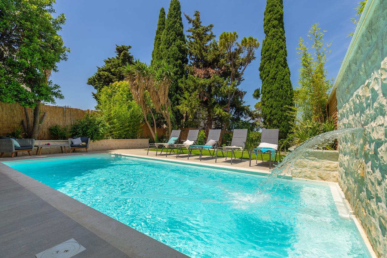 Hedera Villa *